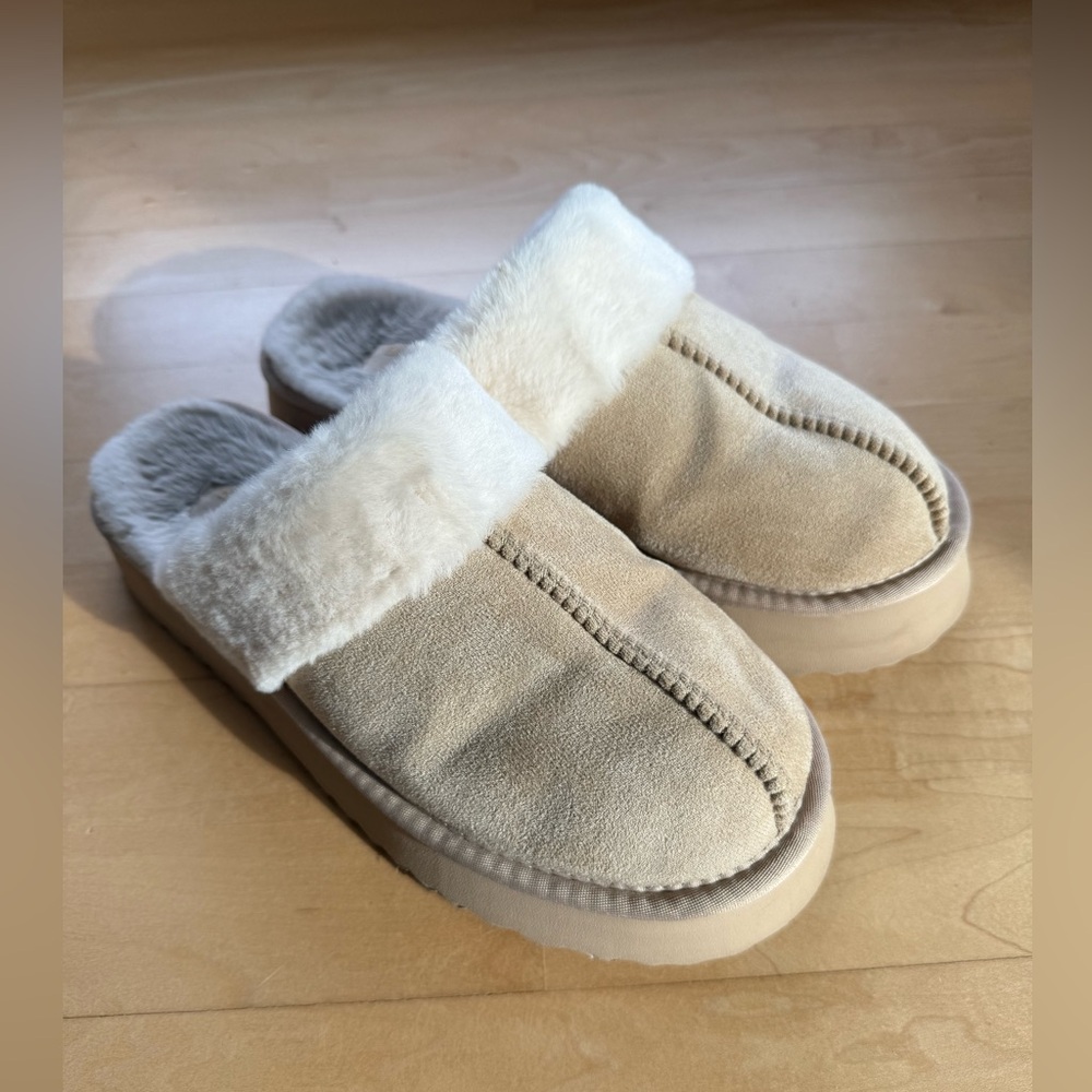 Altar'd State : Plush Cream Slippers